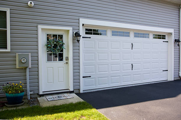 24/7 Emergency Garage Door Panel Replacement experts in Elkridge, MD